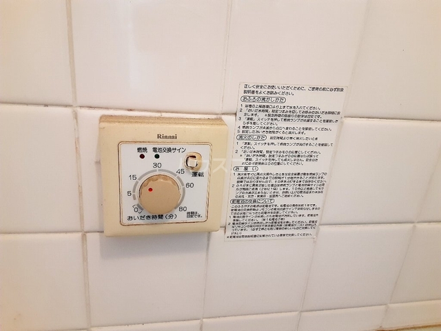 ����15