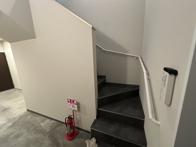 ����8