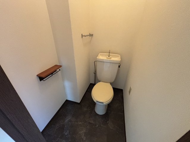 ����4