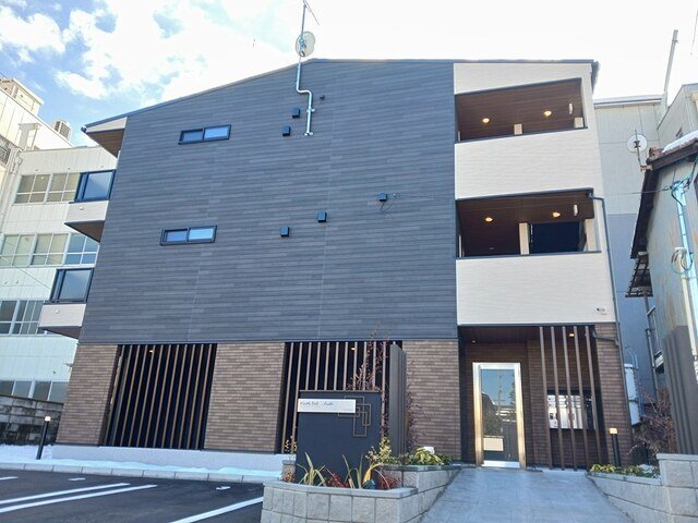 �i�q���C���{���@�F���w�i�k��4���j