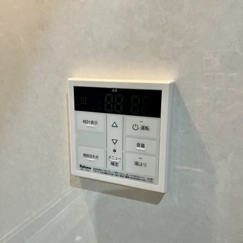 ����18