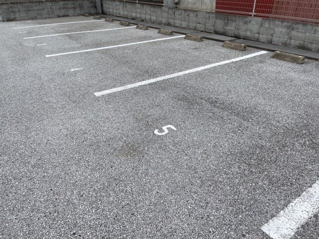 ����12
