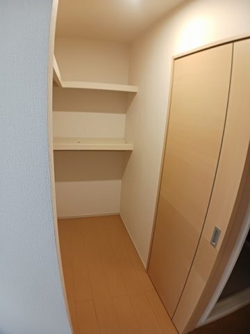 ����7