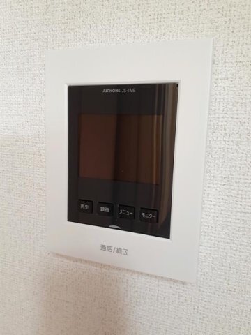 ����11