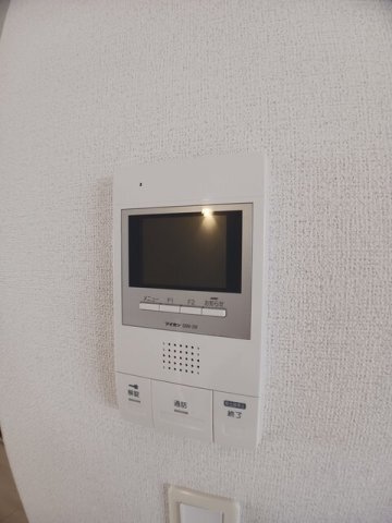 ����11