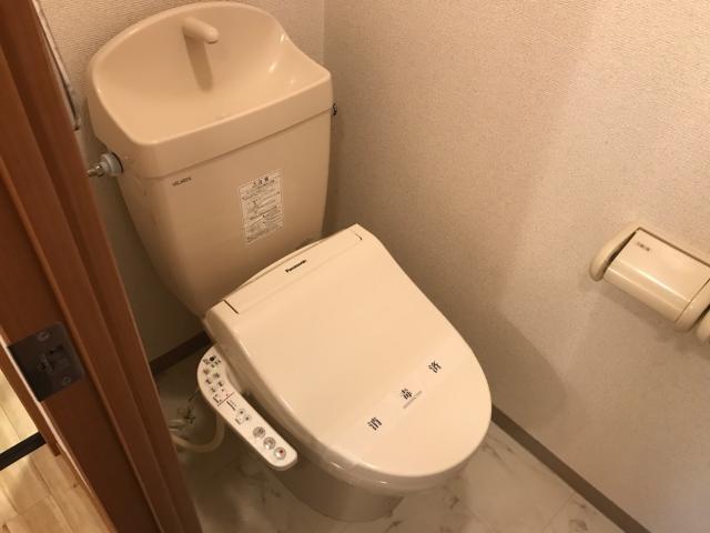 ����12