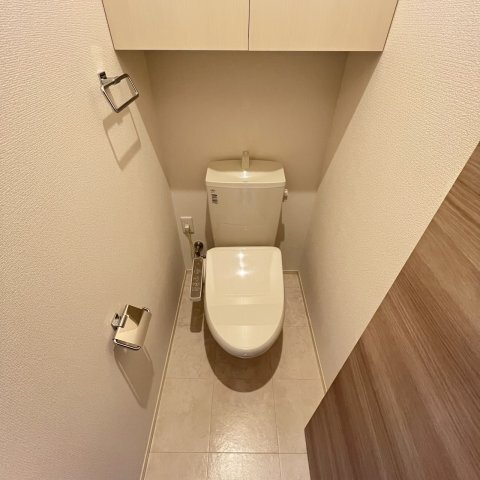 ����24