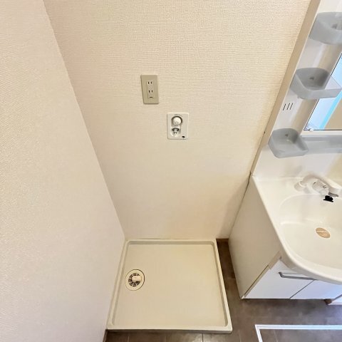 ����8