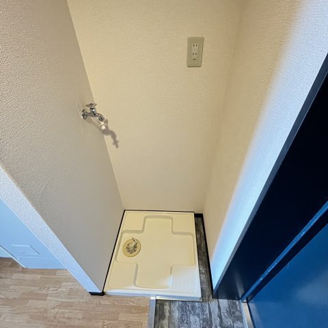 ����13