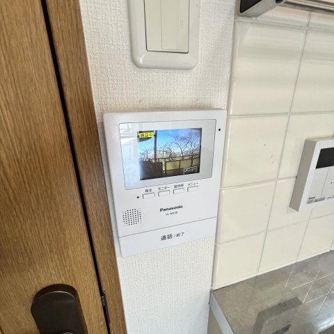 ����20