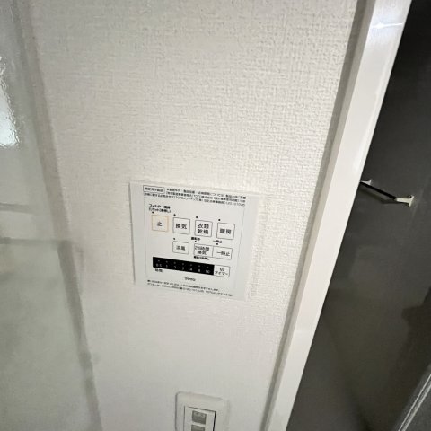 ����28