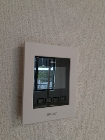 ����10