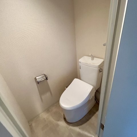 ����4