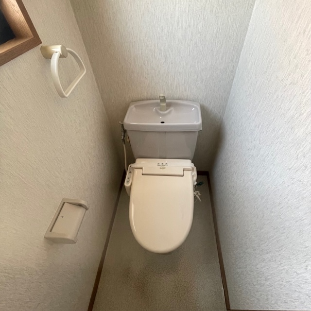 ����4