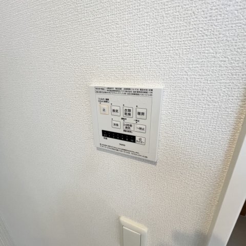 ����9