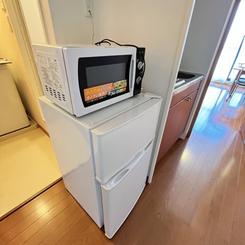 ����17