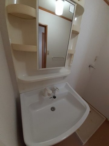 ����4