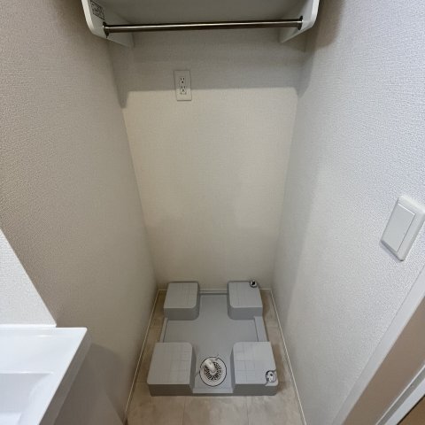 ����20