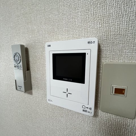 ����5