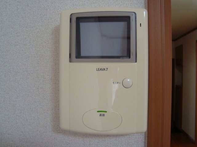 ����15