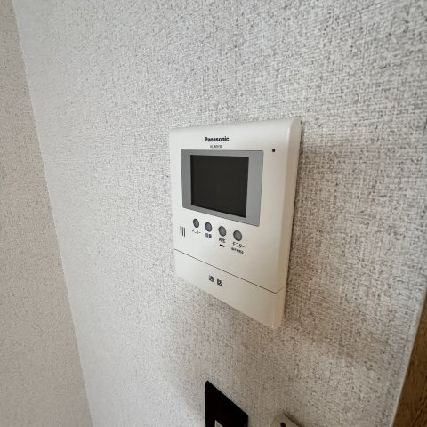 ����13