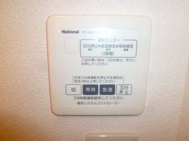 ����17