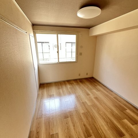 ����22