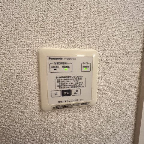 ����8
