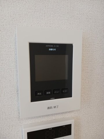 ����11