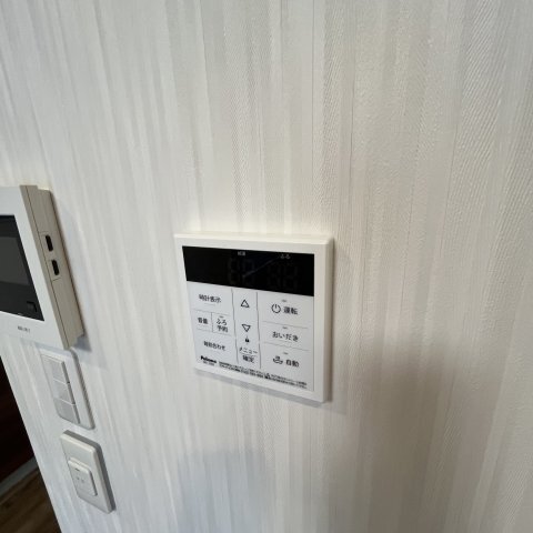 ����8