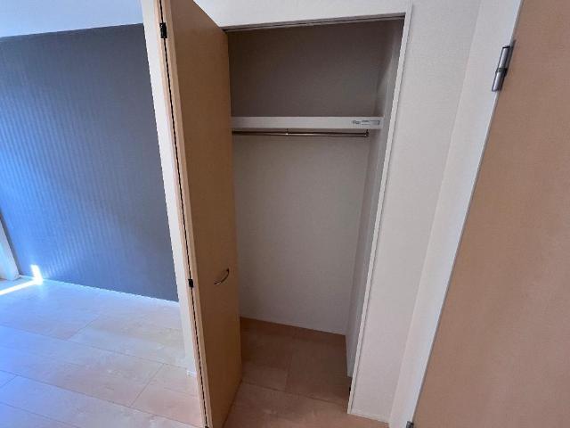 ����13
