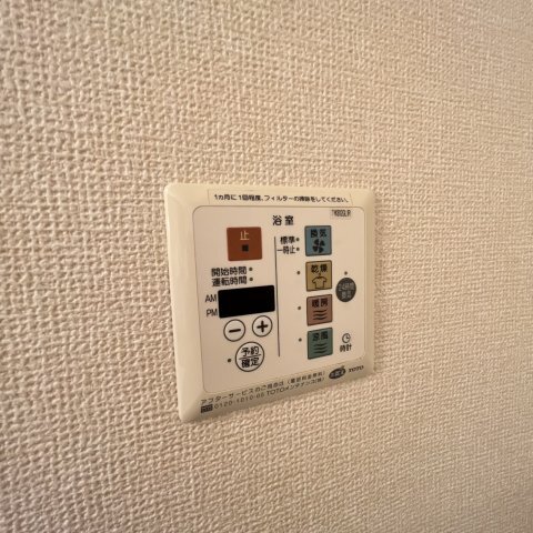 ����16