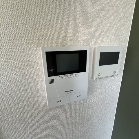 ����21