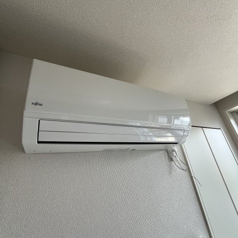 ����9
