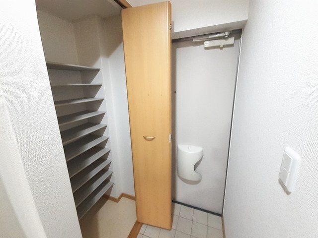 ����6
