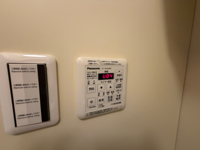 ����18