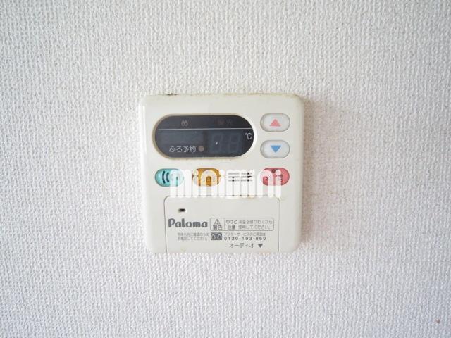 ����16