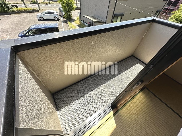 ����15