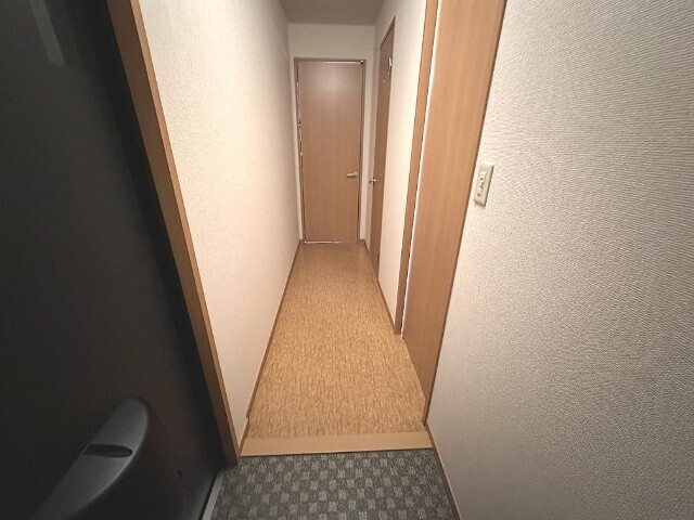 ����20