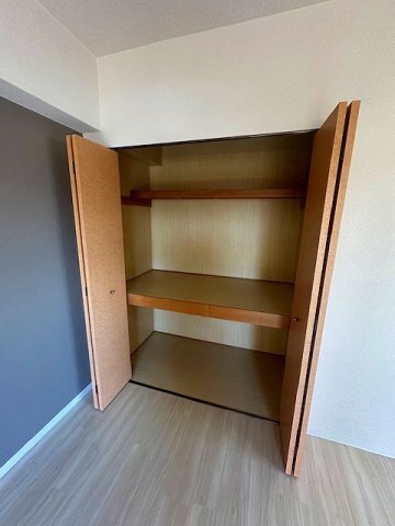 ����19