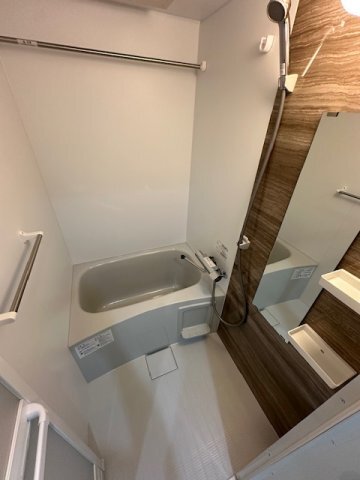 ����3