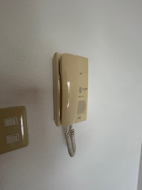 ����11