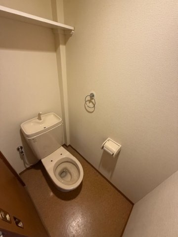 ����4