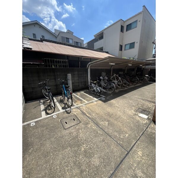 ����13